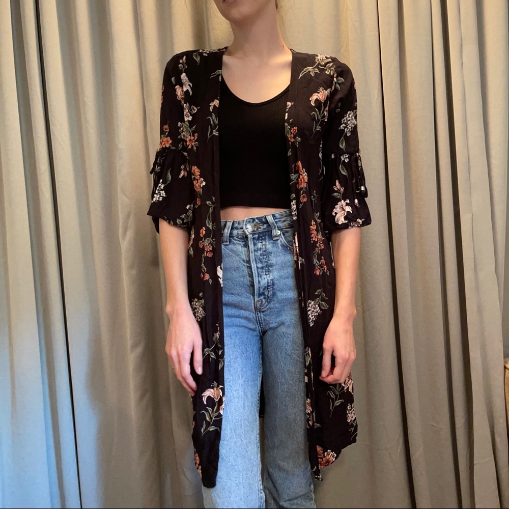 Floral light weight cardigan - size S